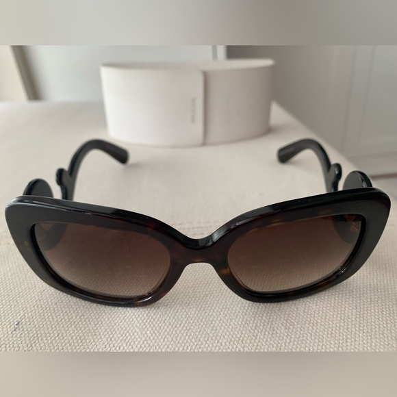 Prada Baroque Brown Sunglasses with case and dust cloth. - Picture 8 of 8